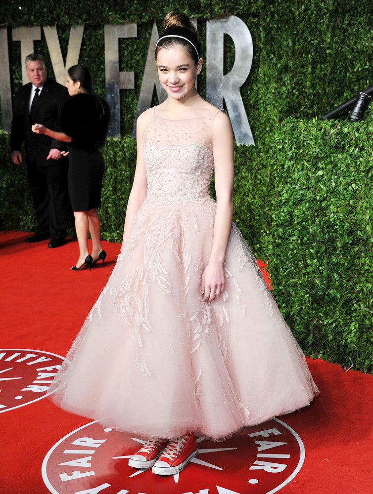Hailee Steinfeld;<br>2011 Vanity Fair Oscar Party - Arrivals