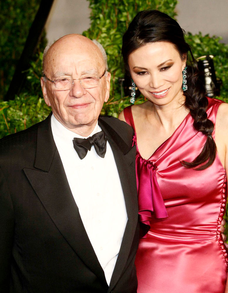 Rupert Murdoch;Wendi Deng;<br>2011 Vanity Fair Oscar Party - Arrivals