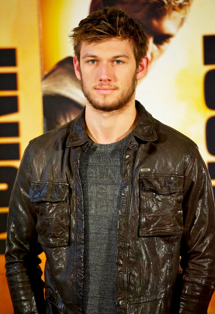 Calling L.A. 'S**thole', Alex Pettyfer Reveals 'Thank You' Crotch Tattoo