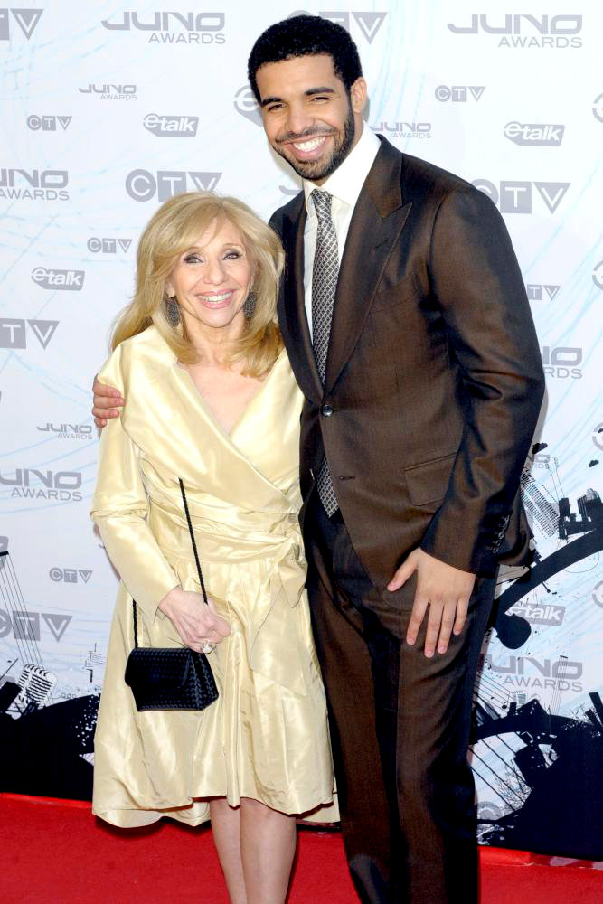 Sandi Graham;Drake;<br>2011 JUNO Awards - Arrivals