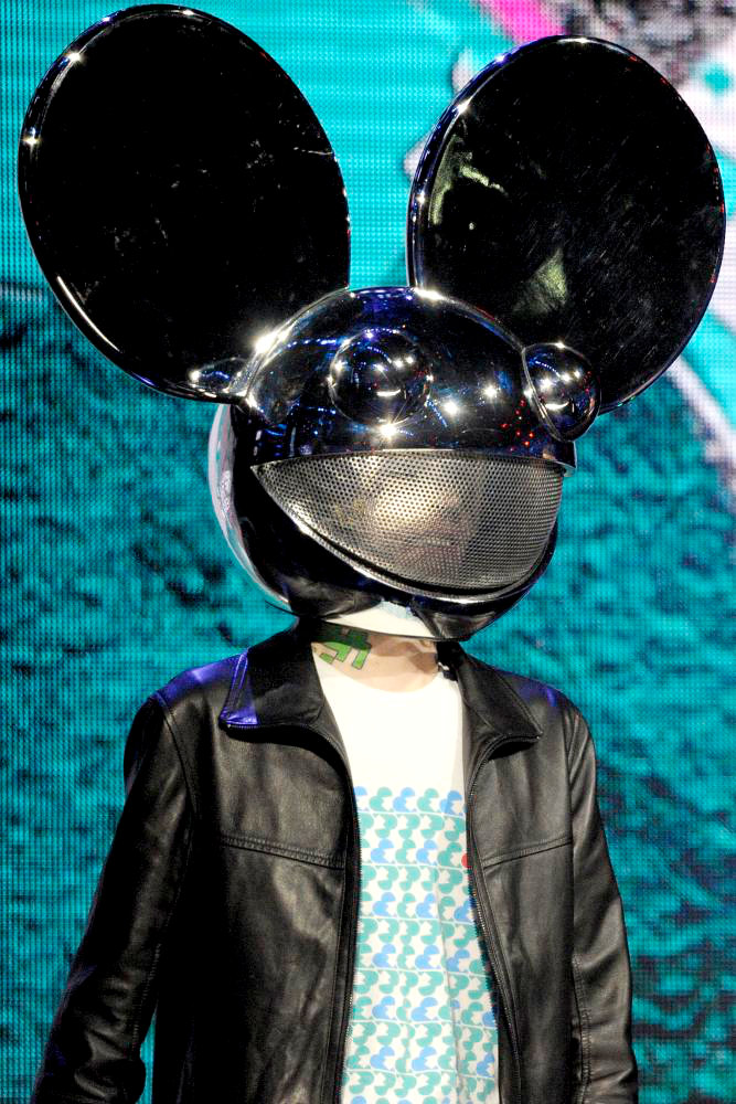 Deadmau5 Punched at Club Gig