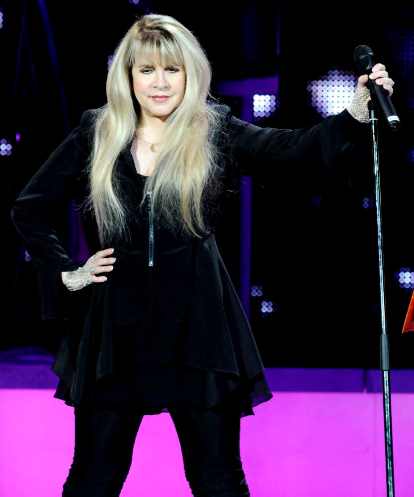 Stevie Nicks;<br>Stevie Nicks Performing on Stage at The Air Canada Centre