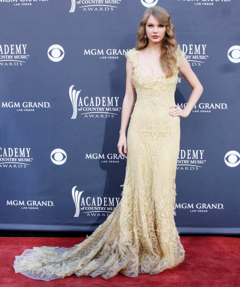 Taylor Swift;<br>The Academy of Country Music Awards 2011 - Arrivals
