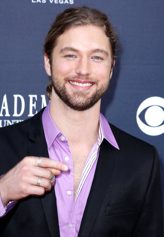 Casey James;<br>The Academy of Country Music Awards 2011 - Arrivals