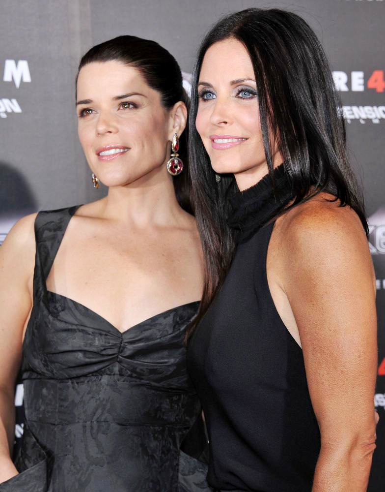 Neve Campbell;Courteney Cox;<br>World Premiere of 'Scream 4' - Arrivals