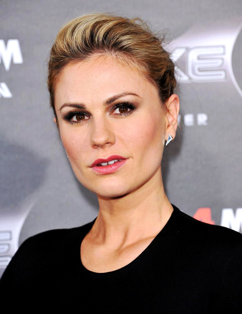 Anna Paquin;<br>World Premiere of 'Scream 4' - Arrivals