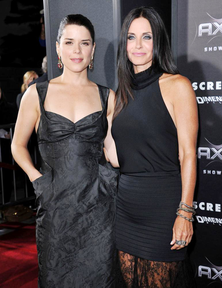 Neve Campbell;Courteney Cox;<br>World Premiere of 'Scream 4' - Arrivals
