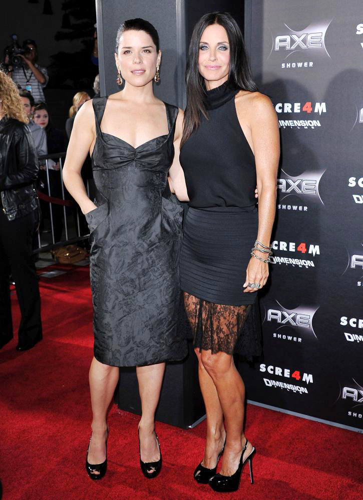 Neve Campbell;Courteney Cox;<br>World Premiere of 'Scream 4' - Arrivals