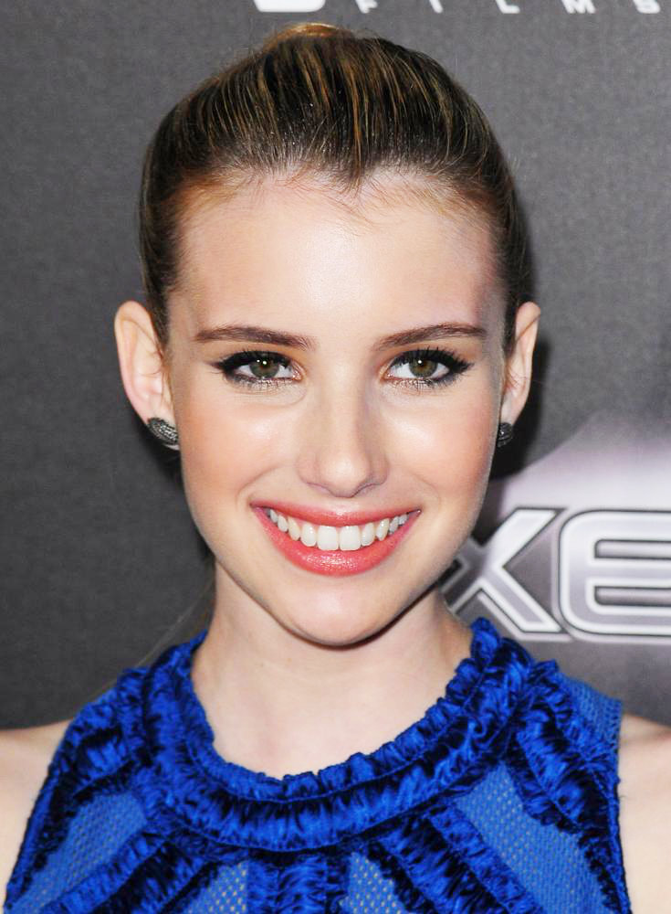 Emma Roberts;<br>World Premiere of 'Scream 4' - Arrivals