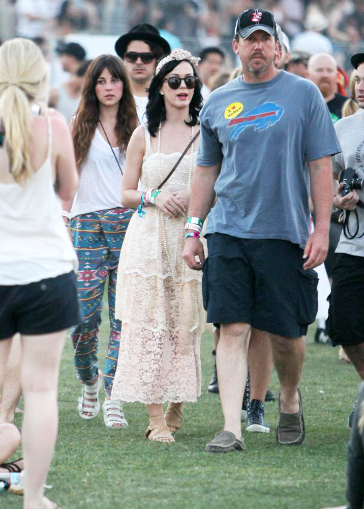 Katy Perry;<br>Celebrities at The 2011 Coachella Valley Music and Arts Festival - Day 2