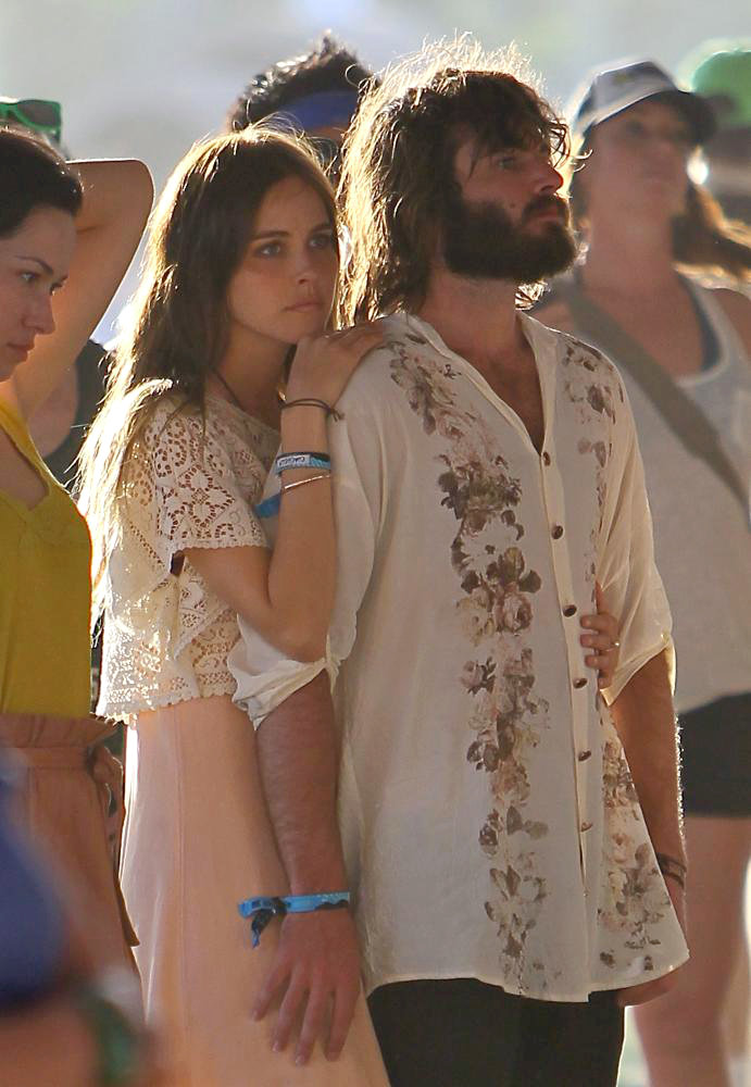 Isabel Lucas;Angus Stone;<br>Celebrities at The 2011 Coachella Valley Music and Arts Festival - Day 3