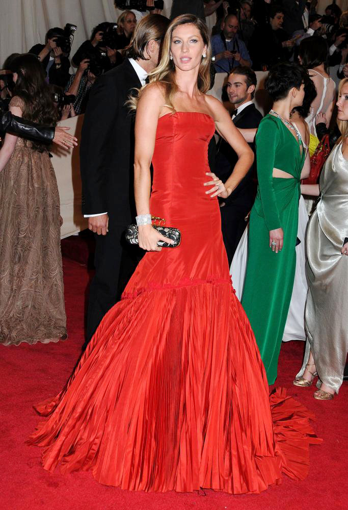 Gisele Bundchen;<br>Alexander McQueen: Savage Beauty Costume Institute Gala