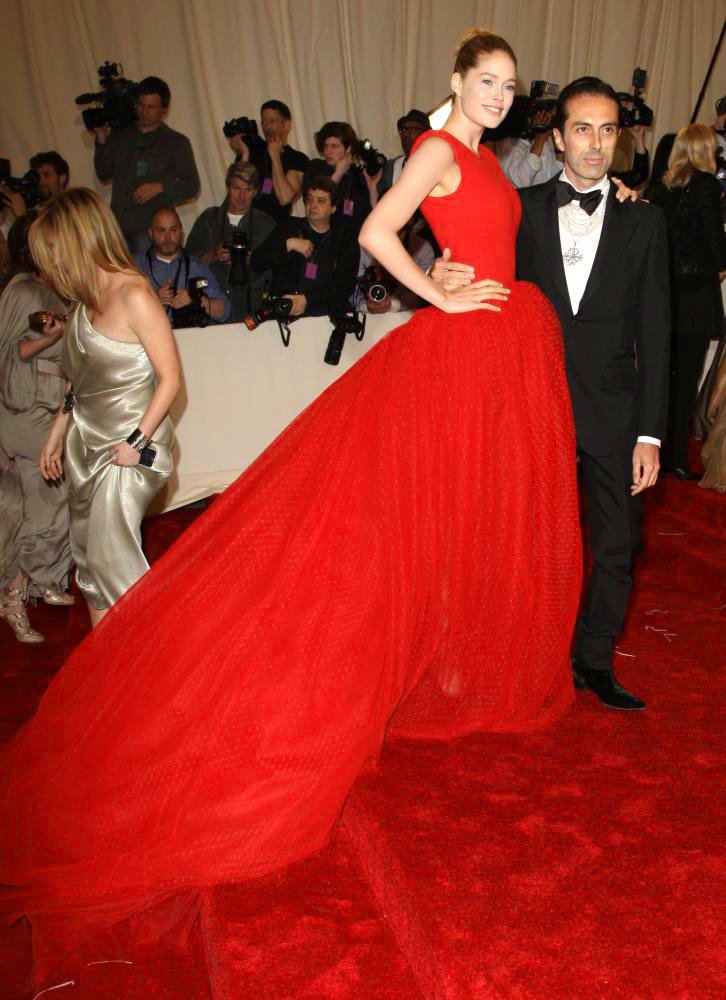 Doutzen Kroes;Giambattista Valli;<br>Alexander McQueen: Savage Beauty Costume Institute Gala