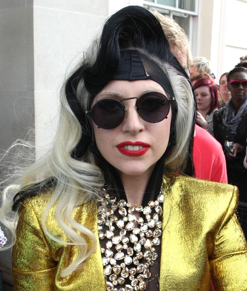 Lady GaGa;<br>Lady GaGa Appears Outside her London Hotel to Give Out Cookies and Flowers to Her Fans