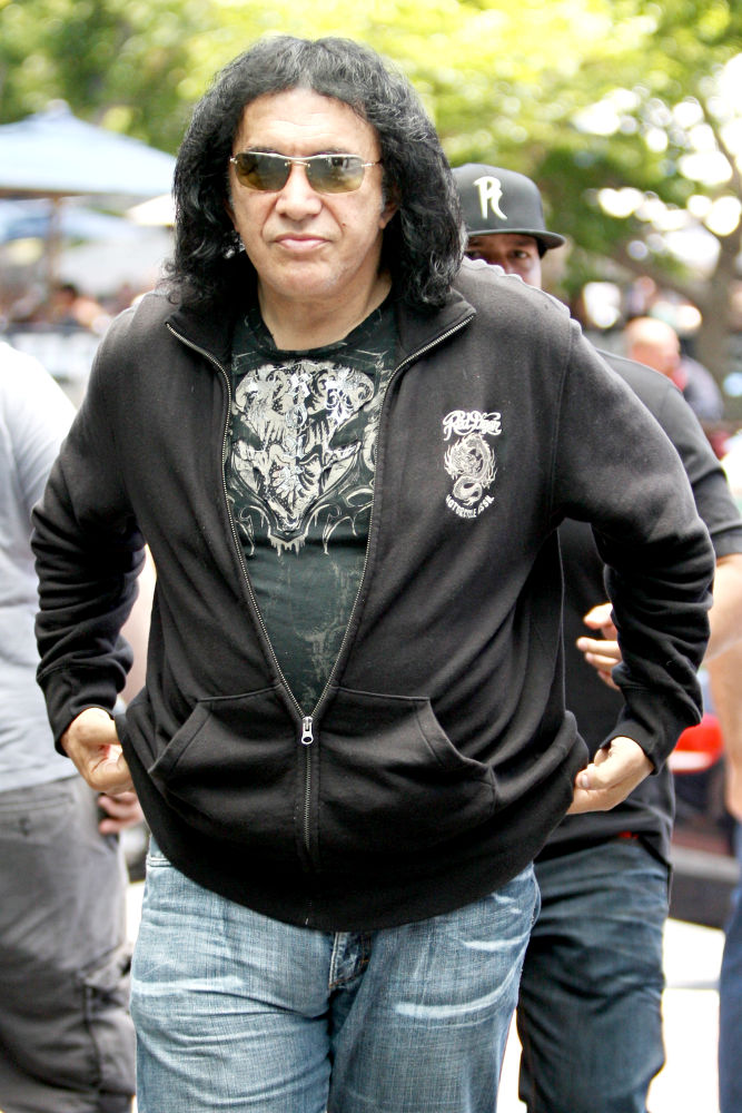 Gene Simmons Urges Fans to Take Girlfriends and Wives to Breast Cancer Test