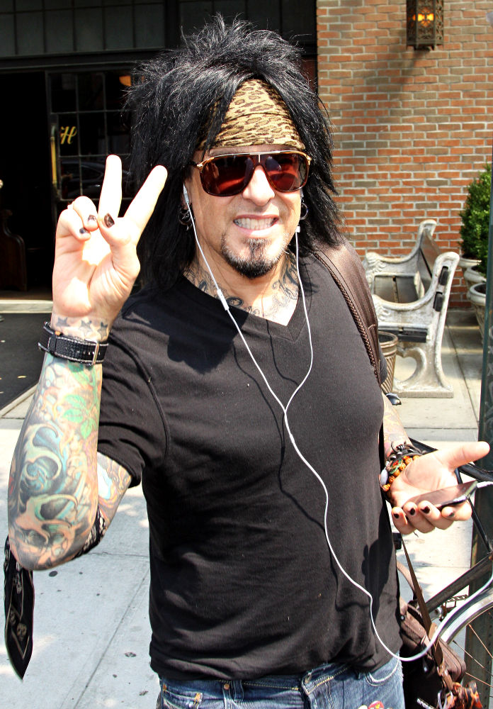 Nikki Sixx;<br>Nikki Sixx Leaving His Manhattan Hotel While Listening to His iPod