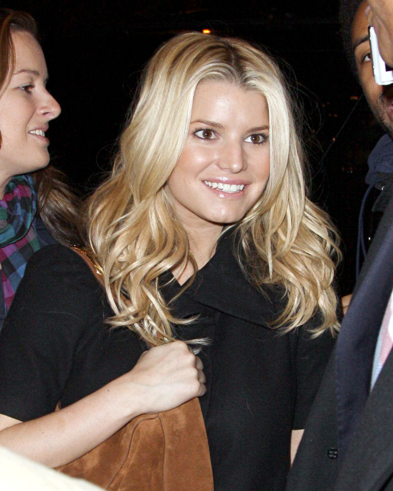 Jessica Simpson;<br>Jessica Simpson with her personal assistant outside the Ritz Carlton Hotel