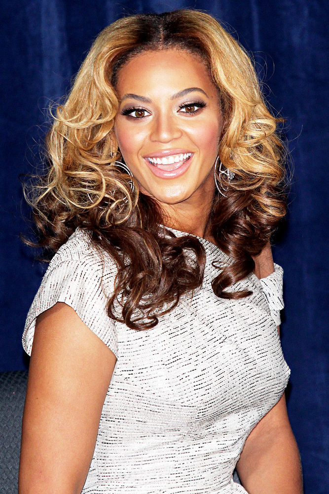 Beyonce Knowles;<br>Unveiling of the Beyonce Cosmetology Center