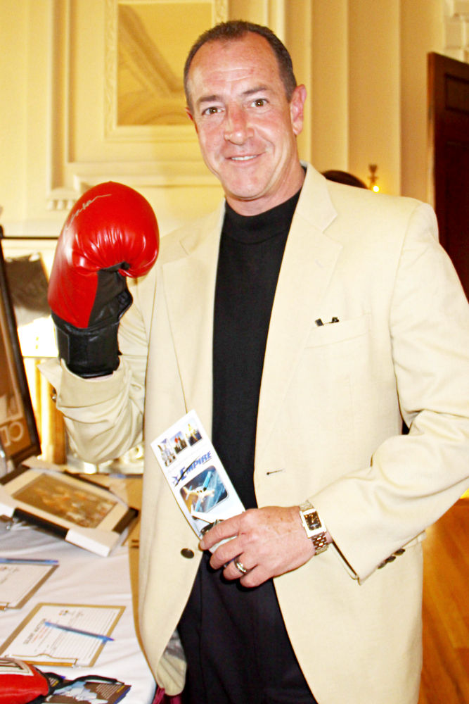 Not Believing in Prescription Drugs, Lindsay Lohan's Father to Open Rehab Center