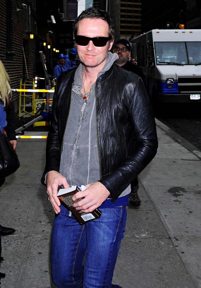 Scott Weiland;Stone Temple Pilots;<br>Stone Temple Pilots Outside Ed Sullivan Theatre for The 'Late Show With David Letterman'
