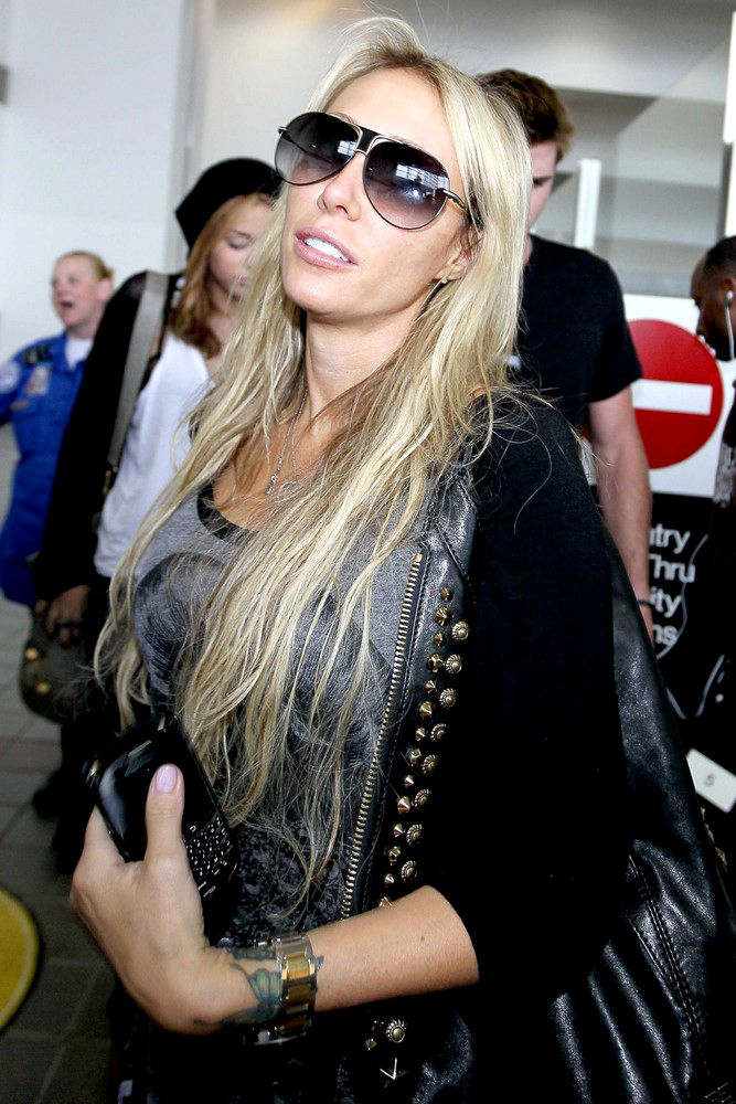 Tish Cyrus Tish Cyrus Arrives at LAX Airport on A Flight from Toronto with ...