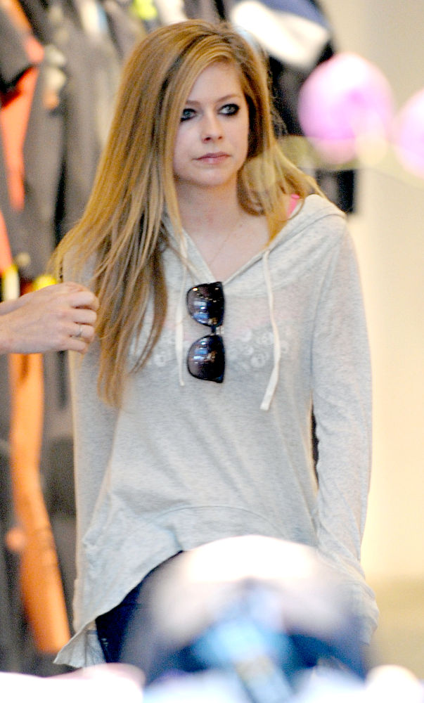 Avril Lavigne;<br>Avril Lavigne Shopping at Burton Snowboards Flagship Store