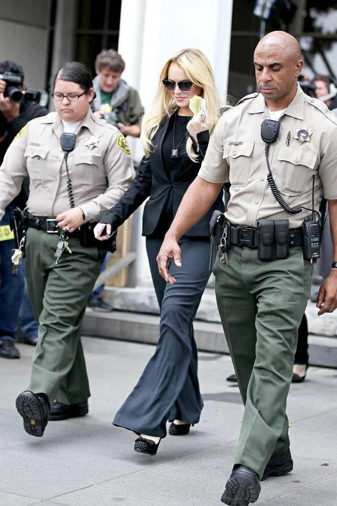 Lindsay Lohan Served With Another Lawsuit Before DUI Hearing