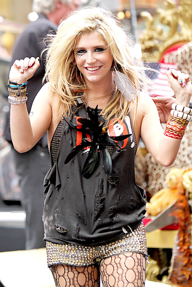 Ke$ha Battling Ex-Managers for Improper Bookings