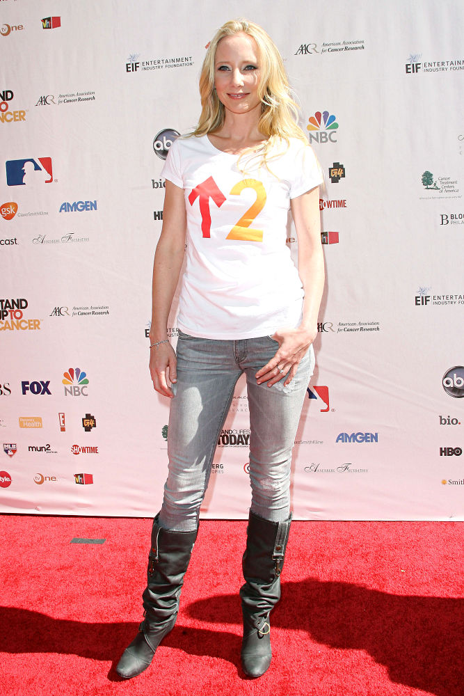 Anne Heche;<br>2010 Stand Up To Cancer - Arrivals