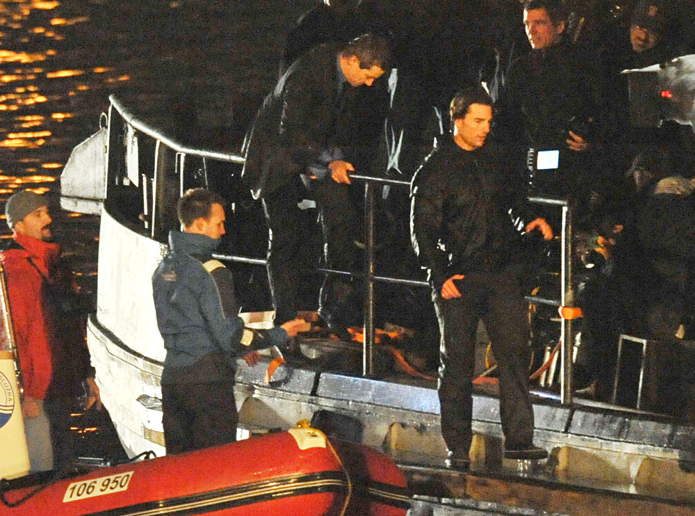 Tom Cruise;Jeremy Renner;<br>Shooting 'Mission Impossible IV' Night Scenes