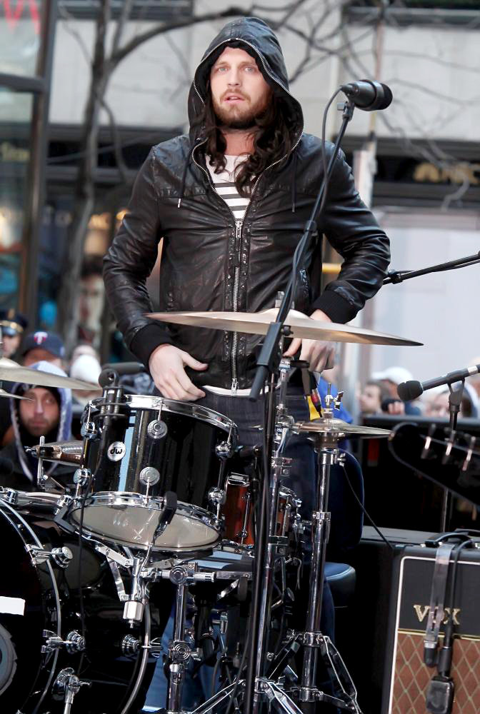 Leon Picture 49 Kings of Leon Performing Live as Part of The 'Today