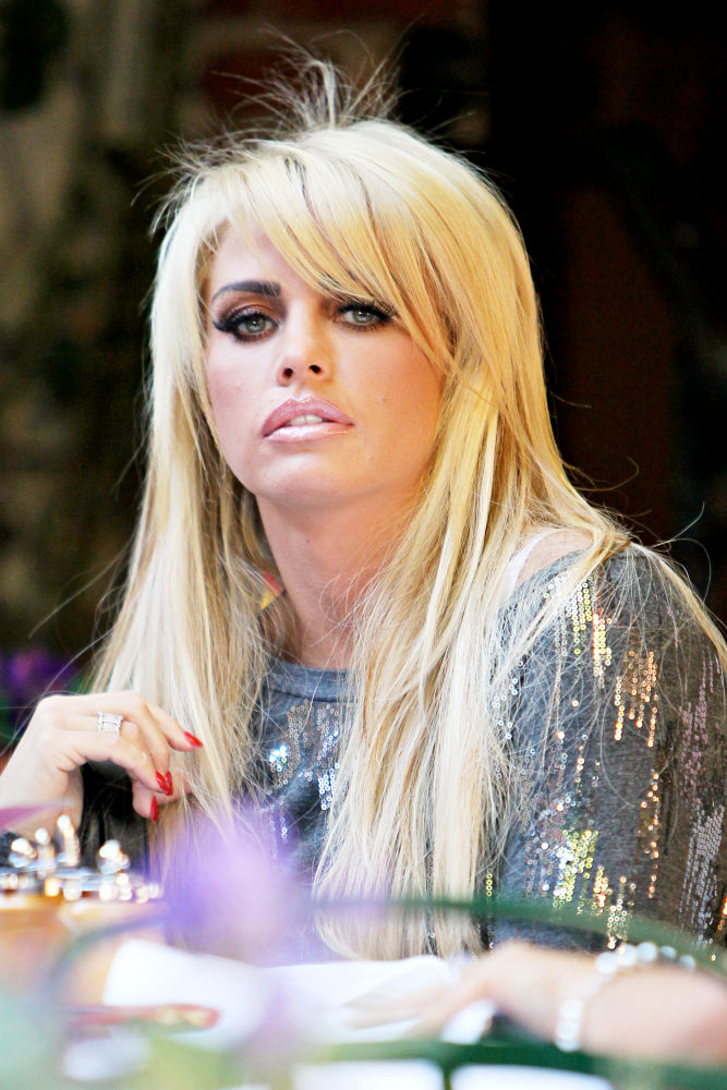 Katie Price;<br>Katie Price at The Ivy Restaurant with Friends for Lunch