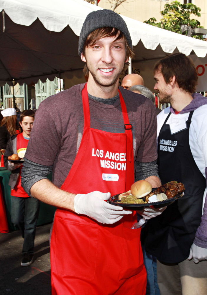 Joel Moore;<br>Celebrities Volunteer on Christmas Eve to Serve The Homeless