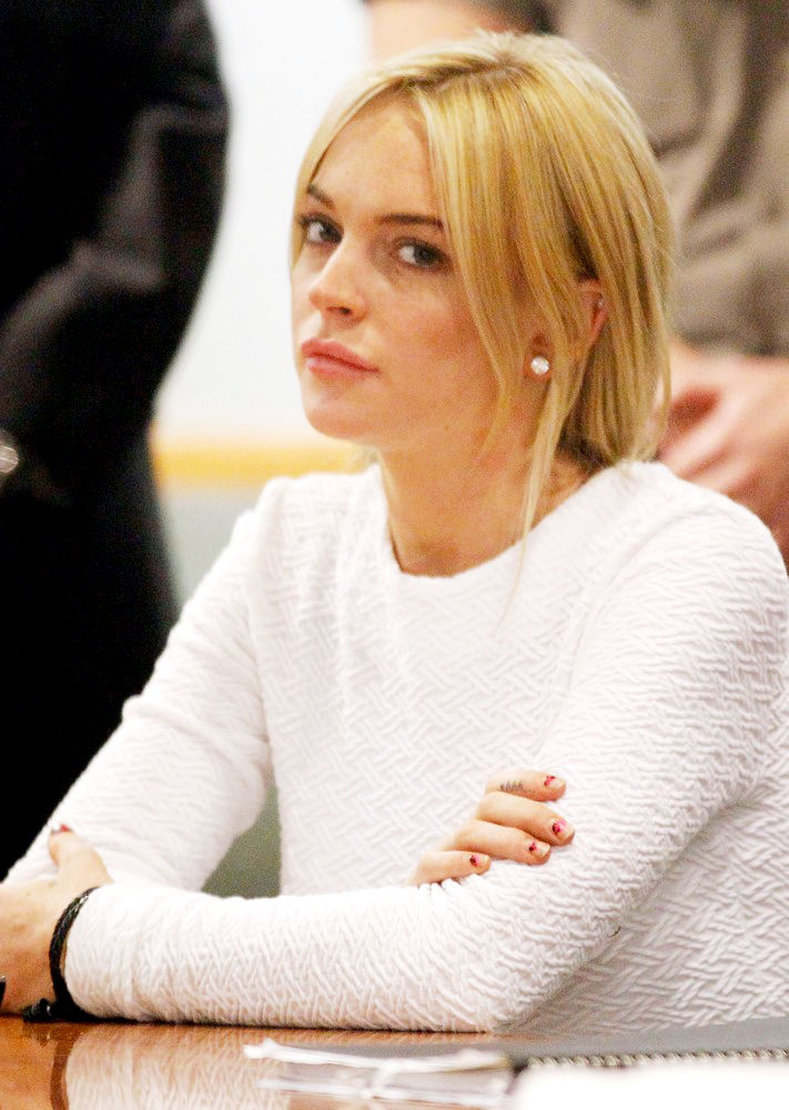 Lindsay Lohan Given Necklace Like the One She Allegedly Stole