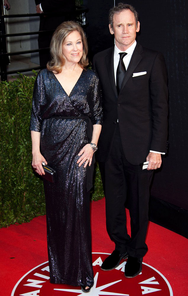 Catherine O'Hara;Bo Welch;<br>2011 Vanity Fair Oscar Party - Arrivals