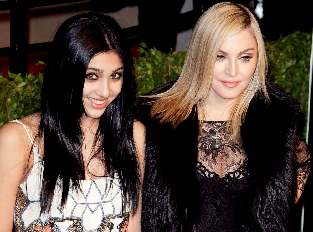 Lourdes Leon;Madonna;<br>2011 Vanity Fair Oscar Party - Arrivals
