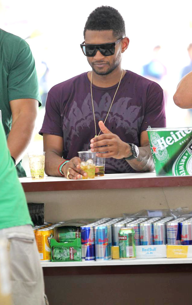 Usher;<br>Celebrities at The 2011 Coachella Valley Music and Arts Festival - Day 1