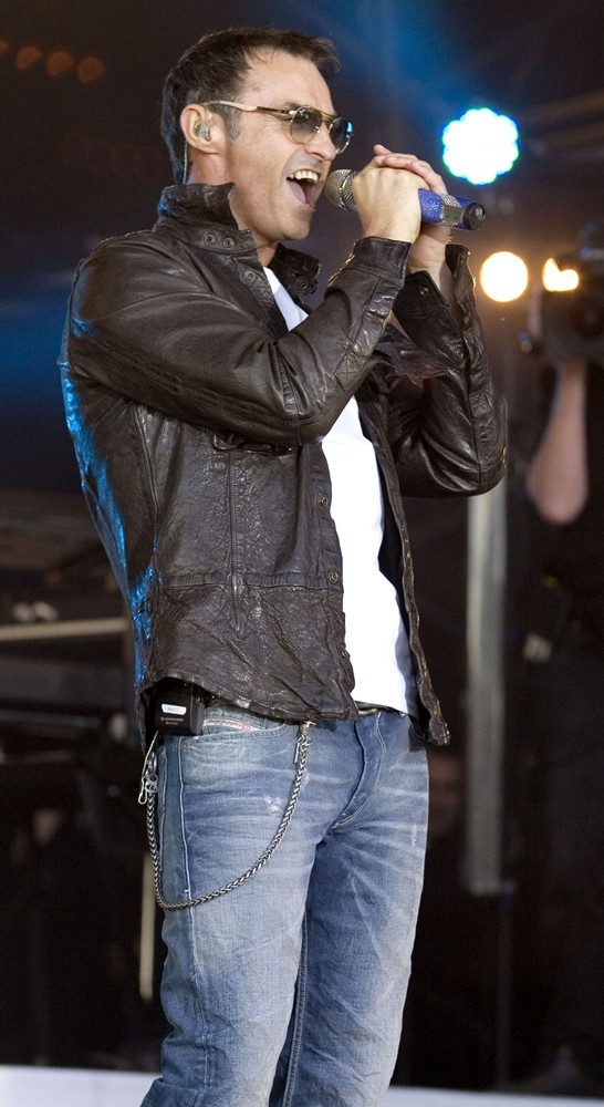 Marti Pellow;Wet Wet Wet;<br>Wet Wet Wet Perform Live on Stage to Celebrate The 25th Anniversary of Their First Appearance