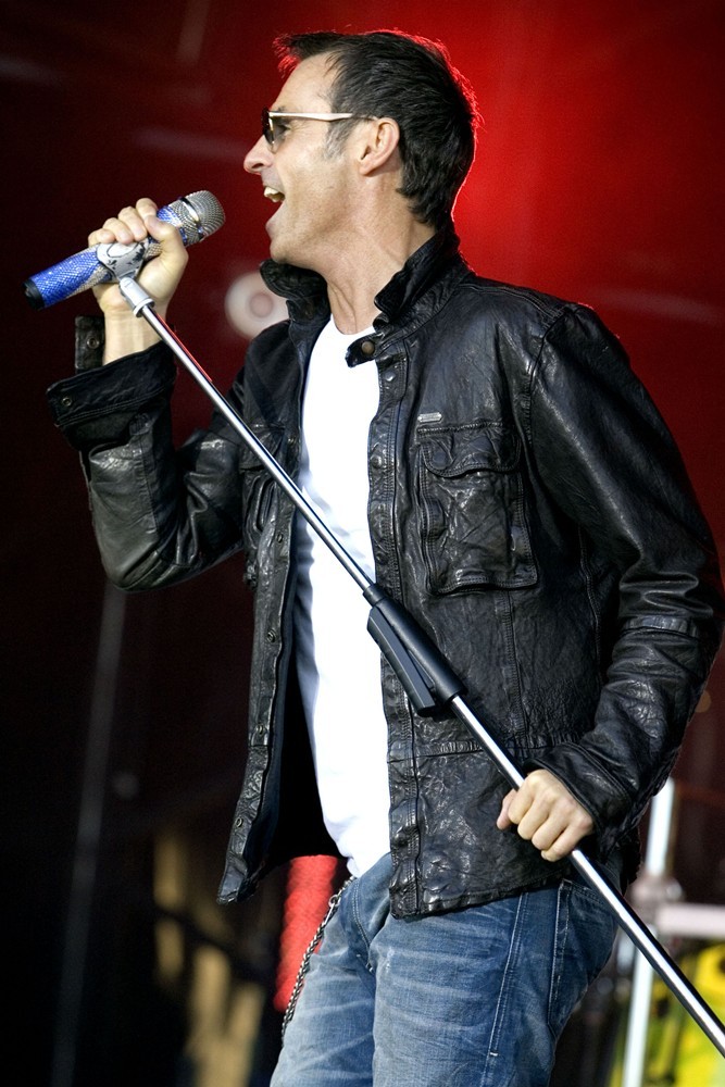 Marti Pellow;Wet Wet Wet;<br>Wet Wet Wet Perform Live on Stage to Celebrate The 25th Anniversary of Their First Appearance