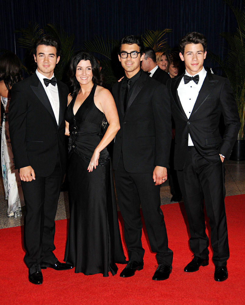 Jonas Brothers;<br>2010 White House Correspondents Association Dinner - Arrivals