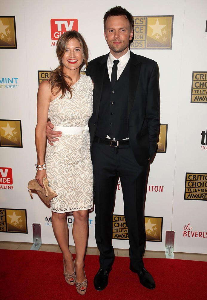 Sarah Williams;Joel McHale;<br>2012 Critics' Choice TV Awards - Arrivals