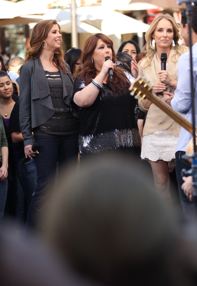 Wilson Phillips;<br>Wilson Phillips Film An Interview for The Entertainment Television News Programme Extra