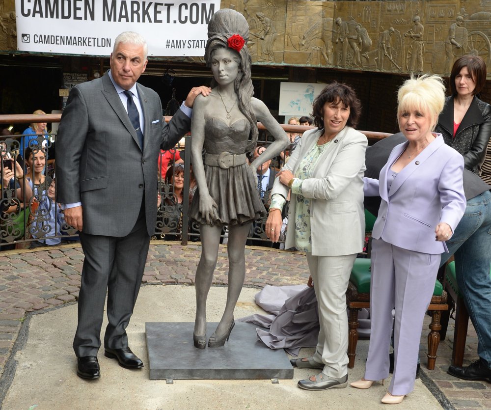 Mitch Winehouse;Amy Winehouse;Janis Winehouse;Barbara Windsor;<br>Amy Winehouse Statue Unveiling
