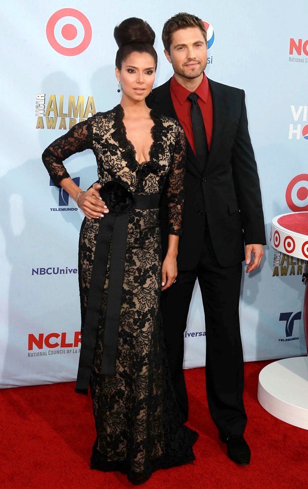 Roselyn Sanchez;Eric Winter;<br>2012 NCLR ALMA Awards - Arrivals