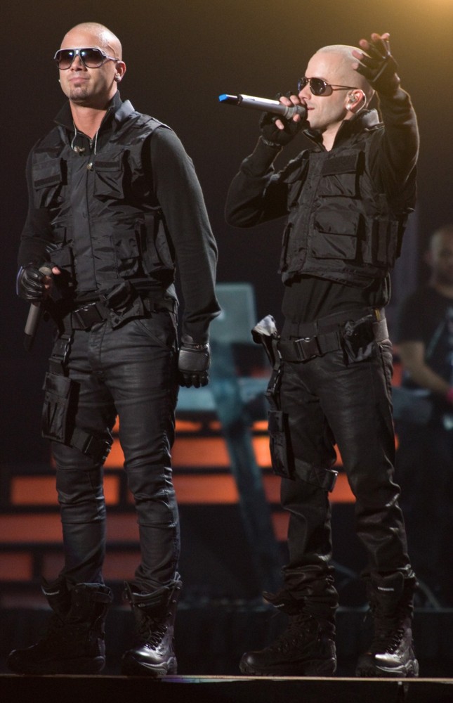 Wisin & Yandel;<br>Wisin Yandel Perform on Their Revolution Tour