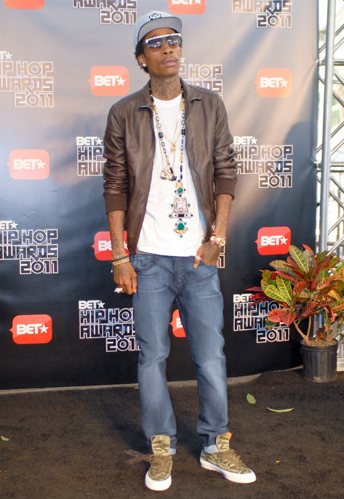 wiz khalifa red converse