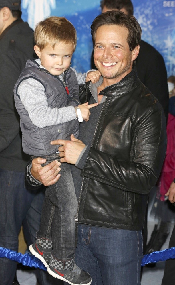 Scott Wolf Pictures, Latest News, Videos.