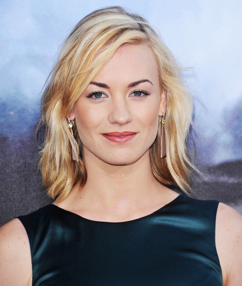 Yvonne Strahovski;<br>Cowboys and Aliens Premiere - Arrivals