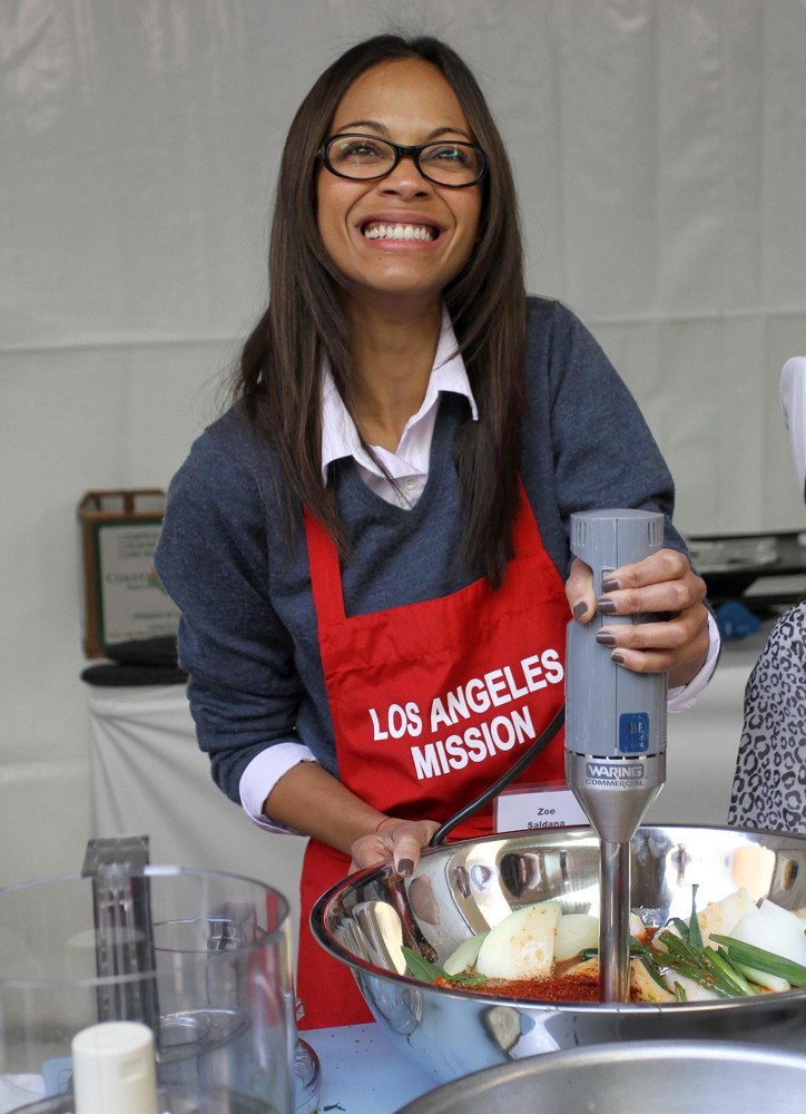 Zoe Saldana;<br>75th Anniversary of The Los Angeles Mission Serving Thanksgiving Dinner to The Homeless