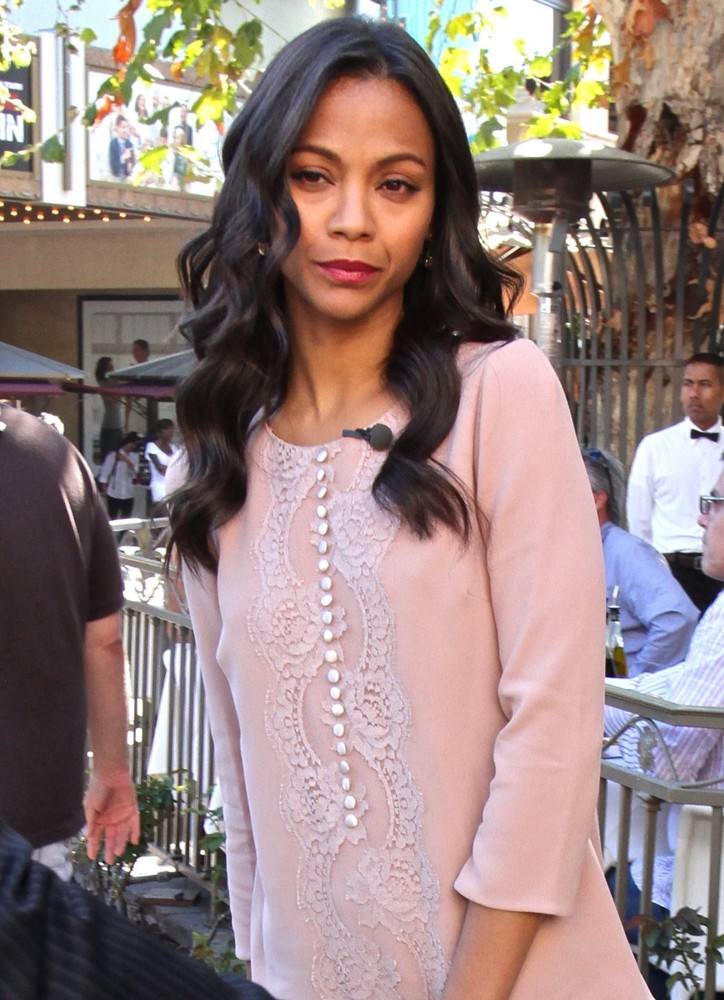 Zoe Saldana;<br>Zoe Saldana on Entertainment News Show Extra